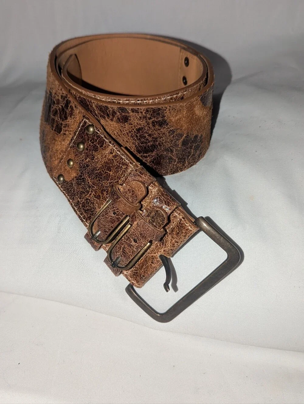 Natalie & Co Women's Vintage-Style Brown Leather Belt with Triple Buckle Detail